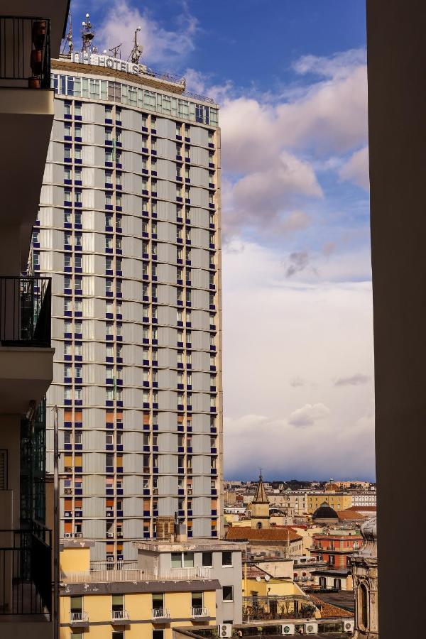 Neapolitan Skyscraper Apartment Exterior photo